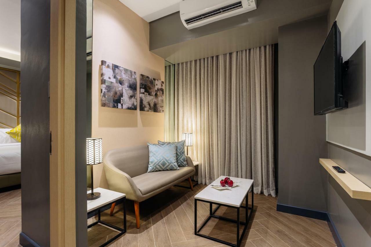 Summit Hotel Greenhills Quezon City Exterior photo