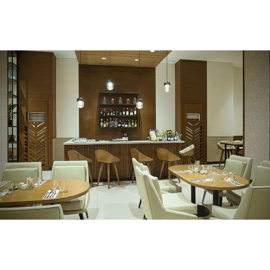 Summit Hotel Greenhills Quezon City Exterior photo
