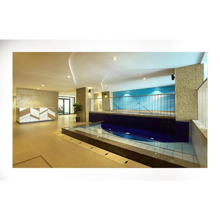 Summit Hotel Greenhills Quezon City Exterior photo
