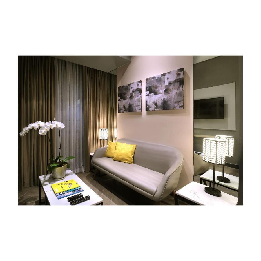 Summit Hotel Greenhills Quezon City Exterior photo